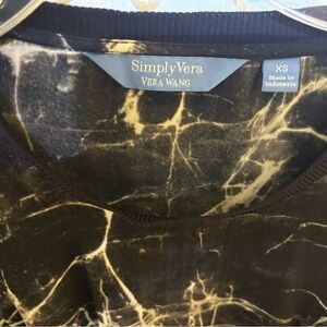 Simply Vera Vera Wang Black and Cream Top